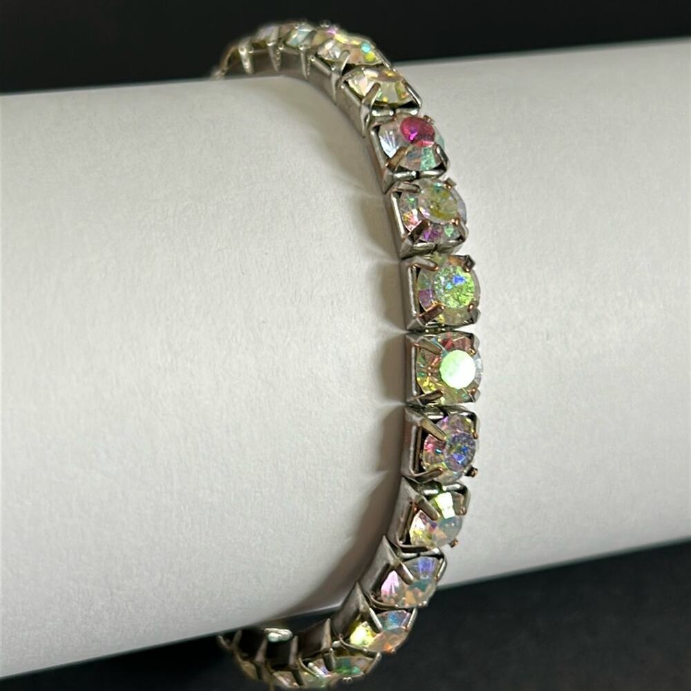 Women’s vintage‎ silver tone iridescent crystal bracelet one size stretches